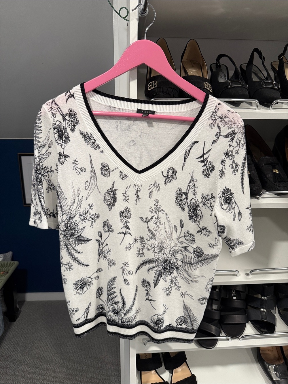 Talbots White & Black Short Sleeve V-Neck Floral Print Top